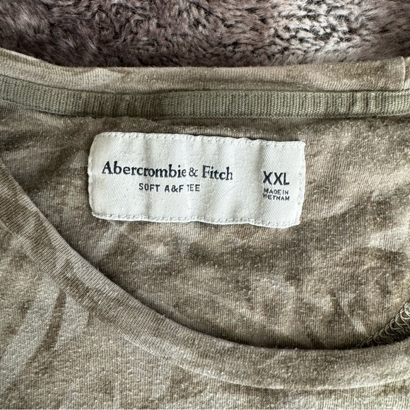 Abercrombie & Fitch Green Palm Print Short Sleeved T-Shirt - Picture 3 of 5